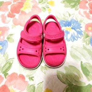 Pink baby crocs size 6